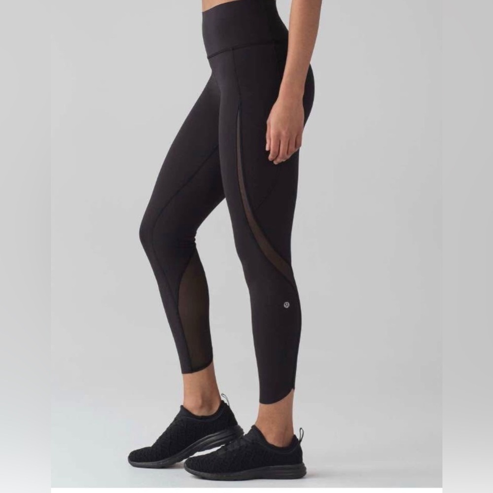 EUC Lululemon Pace Perfect 7/8 Tight (25") Black Size 6 - Picture 2 of 2